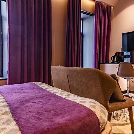 Luxury Upscale On 18 M Zhitomirska Apartment