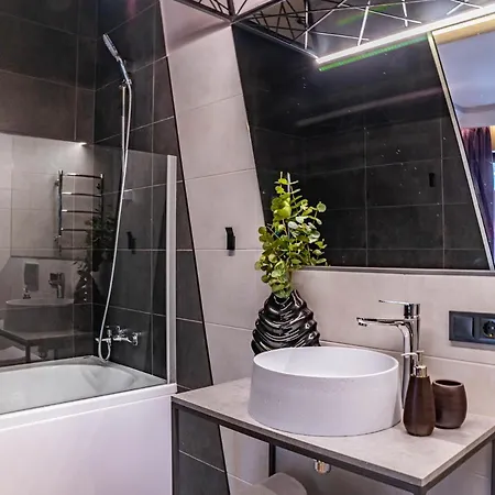 Apartment Luxury Upscale On 18 M Zhitomirska Kyiv