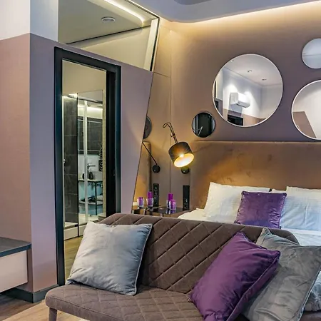 Luxury Upscale On 18 M Zhitomirska *
