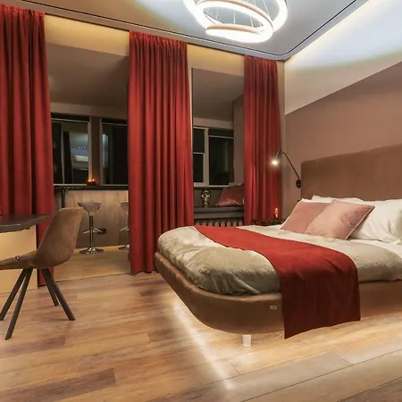 Luxury Upscale On 18 M Zhitomirska